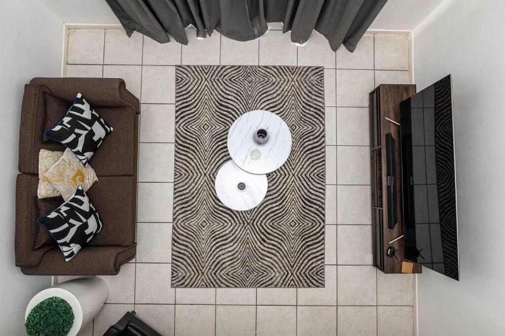 Apartment Century On *