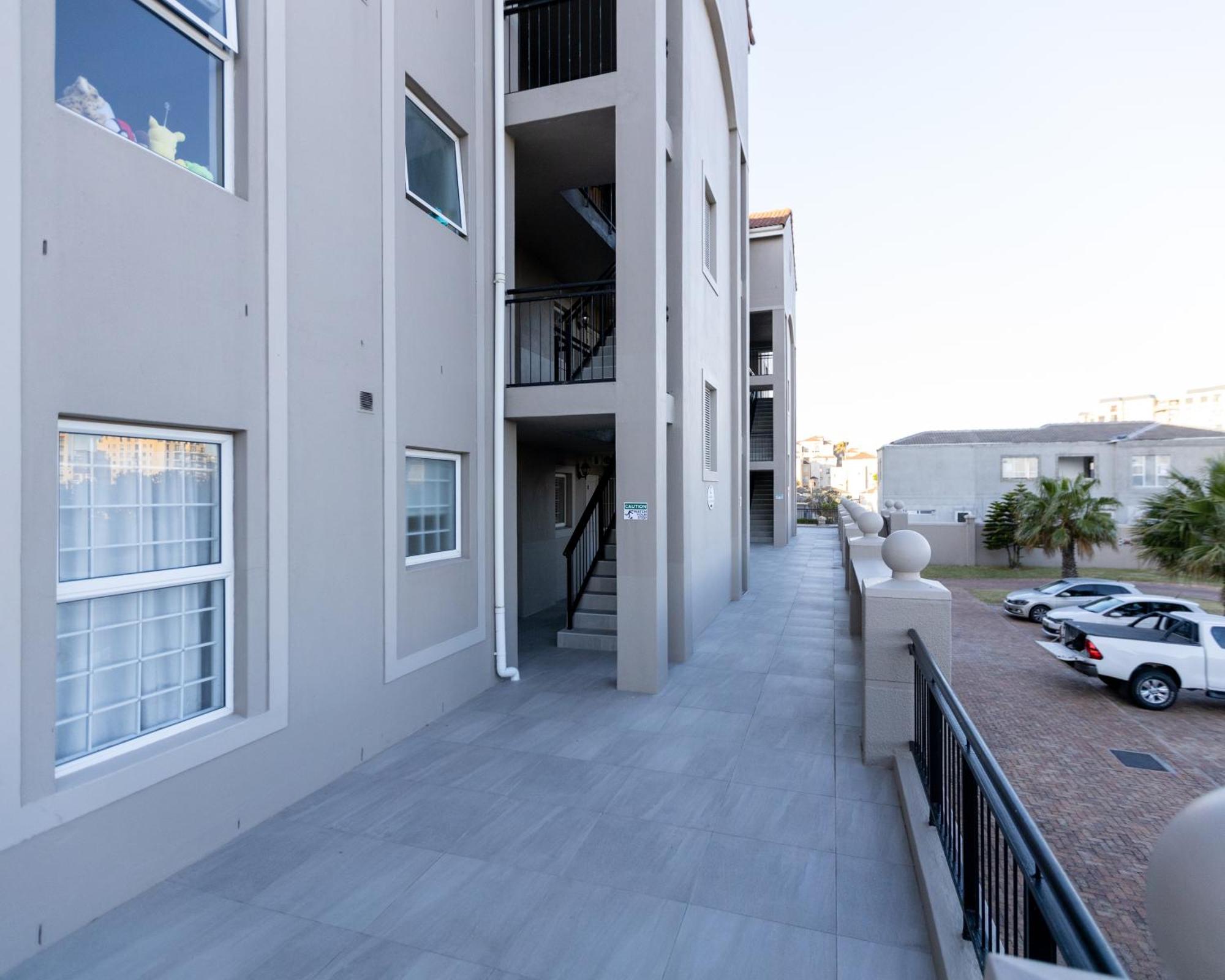 Apartment Century On *